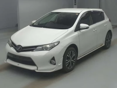 Toyota AURIS  с аукциона в Японии