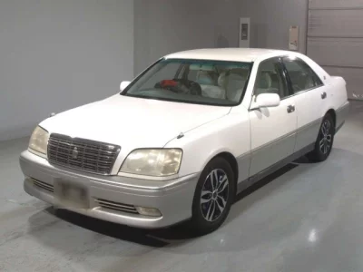 Toyota CROWN  с аукциона в Японии