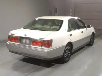 Toyota CROWN  с аукциона в Японии