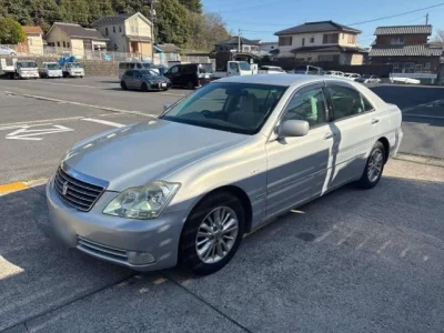 Toyota CROWN  с аукциона в Японии