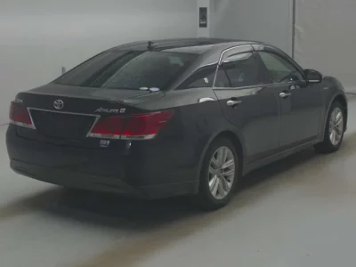 Toyota CROWN  с аукциона в Японии