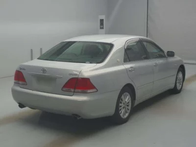 Toyota CROWN  с аукциона в Японии