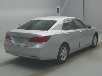 Toyota CROWN  с аукциона в Японии