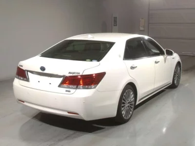 Toyota CROWN  с аукциона в Японии