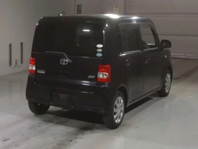 Toyota PIXIS SPACE  с аукциона в Японии