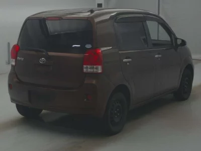 Toyota PORTE  с аукциона в Японии