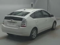 Toyota Prius лот № 77002 оценка 3.5  с аукциона в Японии 1