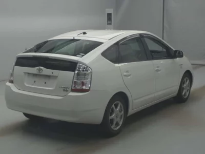 Toyota Prius  с аукциона в Японии