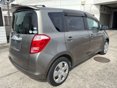 Toyota RACTIS  с аукциона в Японии