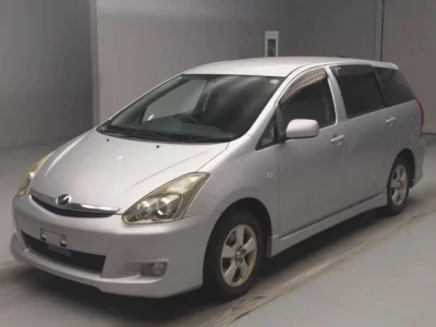 Toyota WISH  с аукциона в Японии
