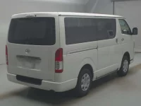 Toyota HIACE VAN лот № 75015 оценка 3.5  с аукциона в Японии 1