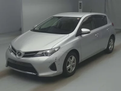 Toyota AURIS  с аукциона в Японии