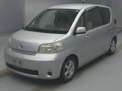 Toyota PORTE  с аукциона в Японии