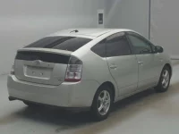 Toyota Prius лот № 77134 оценка RA  с аукциона в Японии 1