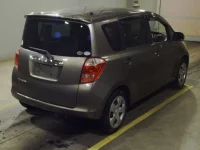 Toyota RACTIS лот № 7045 оценка RA  с аукциона в Японии 1