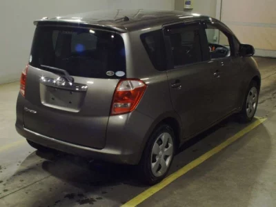 Toyota RACTIS  с аукциона в Японии