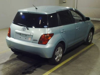 Toyota IST  с аукциона в Японии