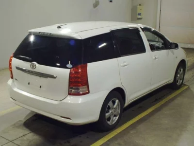 Toyota WISH  с аукциона в Японии