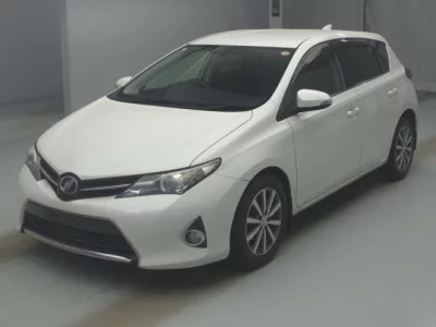 Toyota AURIS  с аукциона в Японии