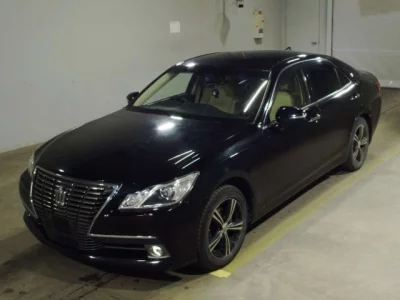 Toyota CROWN  с аукциона в Японии