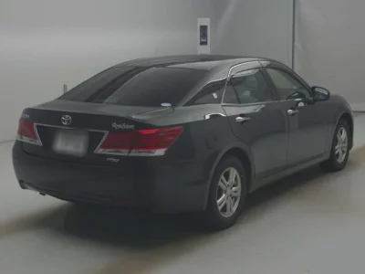 Toyota CROWN  с аукциона в Японии