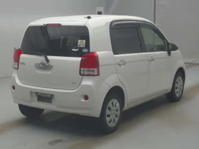 Toyota PORTE  с аукциона в Японии