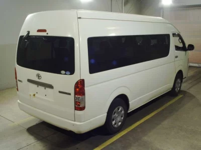 Toyota HIACE  с аукциона в Японии
