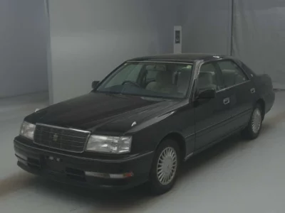 Toyota CROWN  с аукциона в Японии