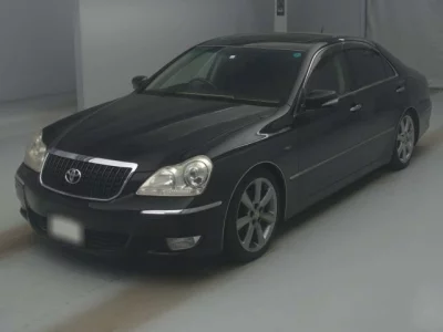 Toyota CROWN  с аукциона в Японии