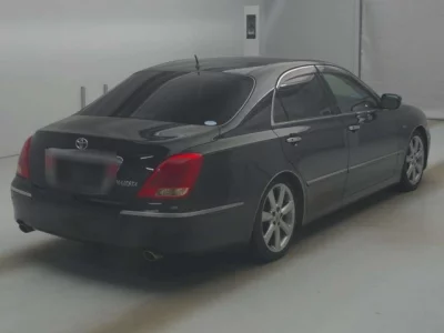 Toyota CROWN  с аукциона в Японии