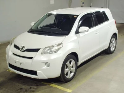 Toyota IST  с аукциона в Японии