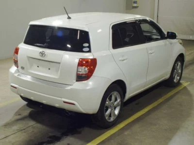 Toyota IST  с аукциона в Японии