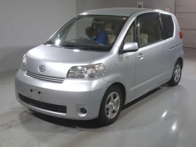 Toyota PORTE  с аукциона в Японии