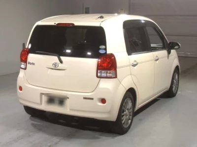 Toyota PORTE  с аукциона в Японии