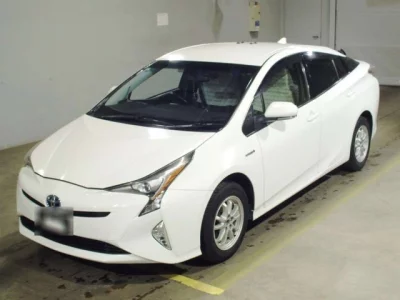 Toyota Prius  с аукциона в Японии