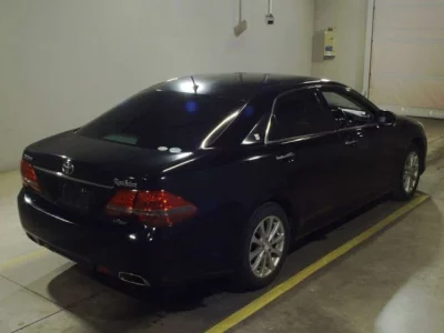 Toyota CROWN  с аукциона в Японии