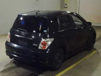 Toyota IST лот № 7084 оценка R  с аукциона в Японии 1