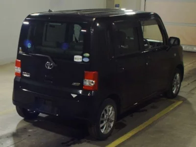 Toyota PIXIS SPACE