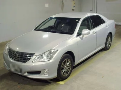 Toyota CROWN  с аукциона в Японии