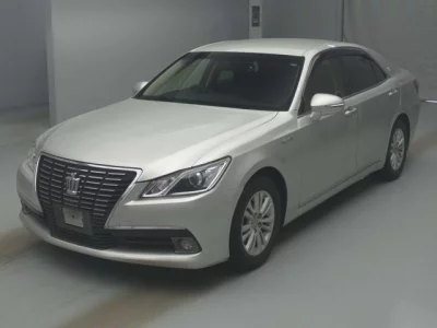 Toyota CROWN  с аукциона в Японии