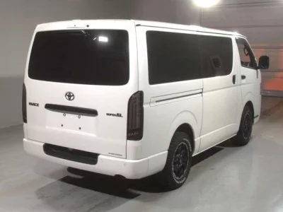 Toyota HiAce Van