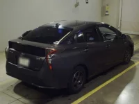 Toyota Prius лот № 7120 оценка R  с аукциона в Японии 1