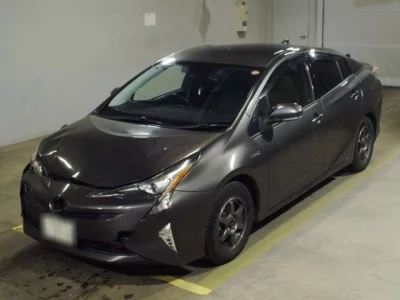 Toyota Prius  с аукциона в Японии
