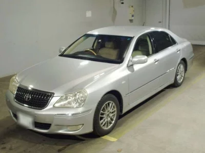 Toyota CROWN  с аукциона в Японии