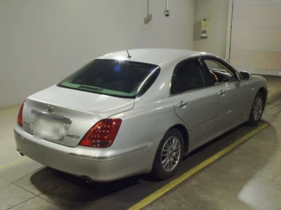 Toyota CROWN  с аукциона в Японии