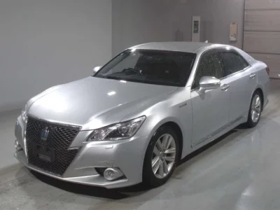 Toyota CROWN  с аукциона в Японии