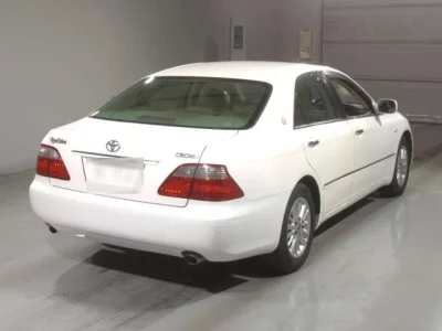Toyota CROWN  с аукциона в Японии