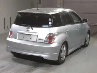 Toyota IST лот № 4503 оценка R  с аукциона в Японии 1