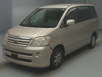 Toyota NOAH  с аукциона в Японии