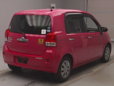 Toyota PORTE  с аукциона в Японии